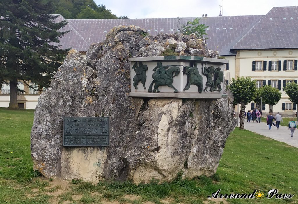 Rutas por la Selva de Irati. Roncesvalles . Visitar el conjunto monumental de la Colegiata de Roncesvalles.