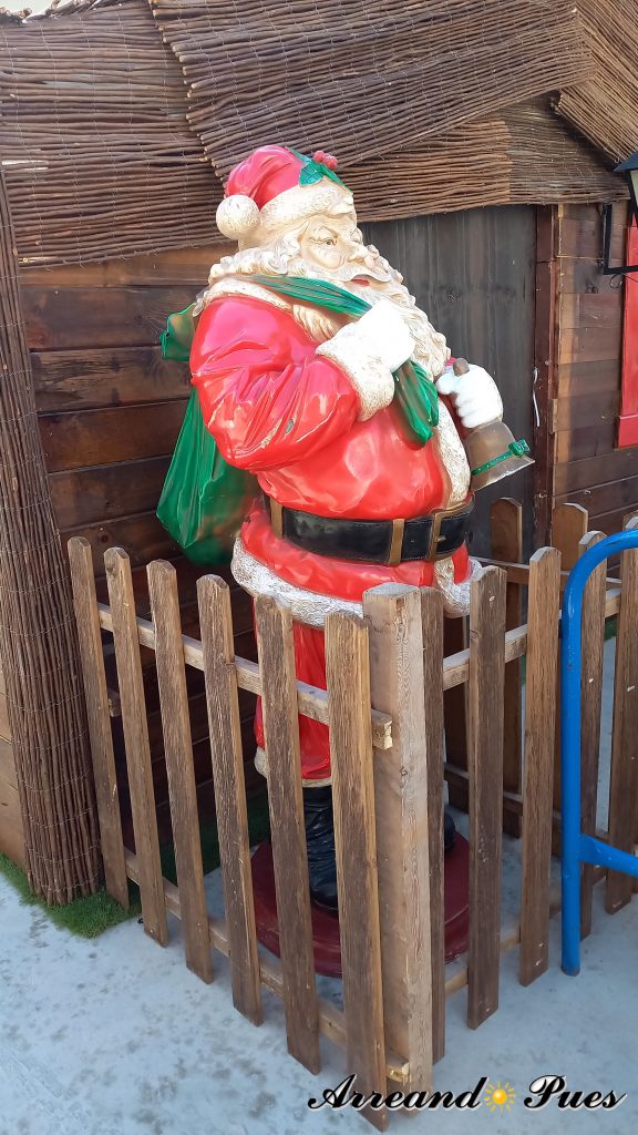 Navidad Alicante 2021-2022 con niños. Se puede visitar con cita previa la Casa de Papa Noel.