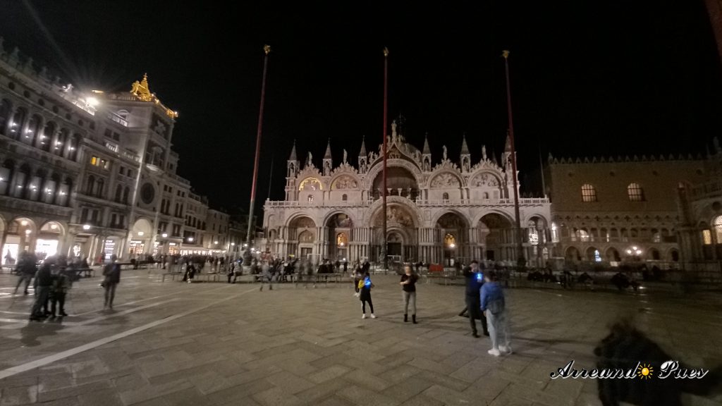 Recorrer Venecia en un día. Basílica San Marcos planifica con tiempo siempre hay mucha cola para entrar.