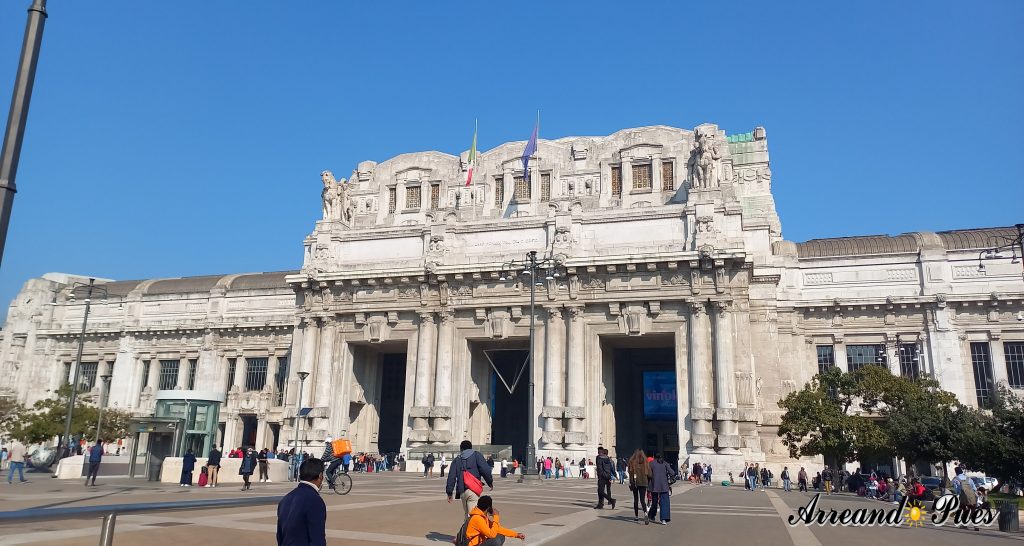 Recorrer Milán en un día: Guía Completa. La estación Milano Centrale tiene muchísimas conexiones con otras ciudades italianas y europeas.