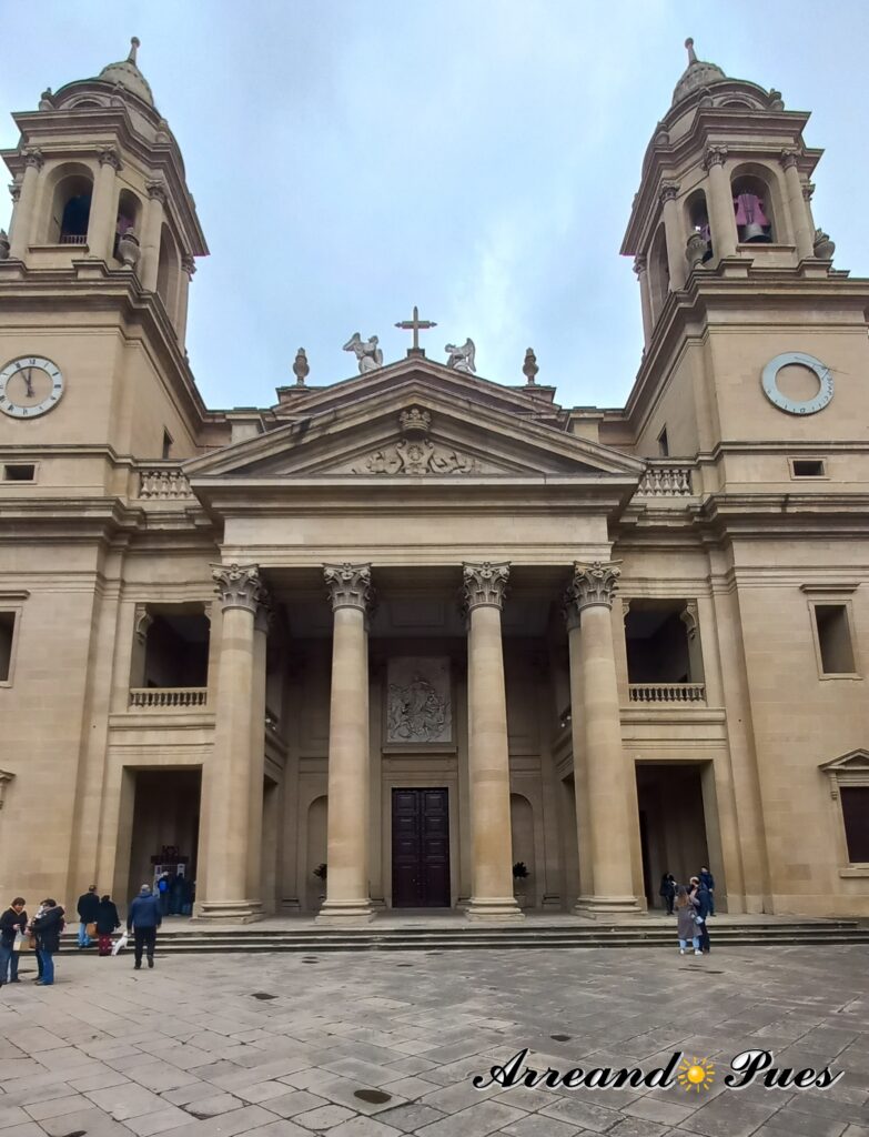 Fachada Catedral Santa María Pamplona