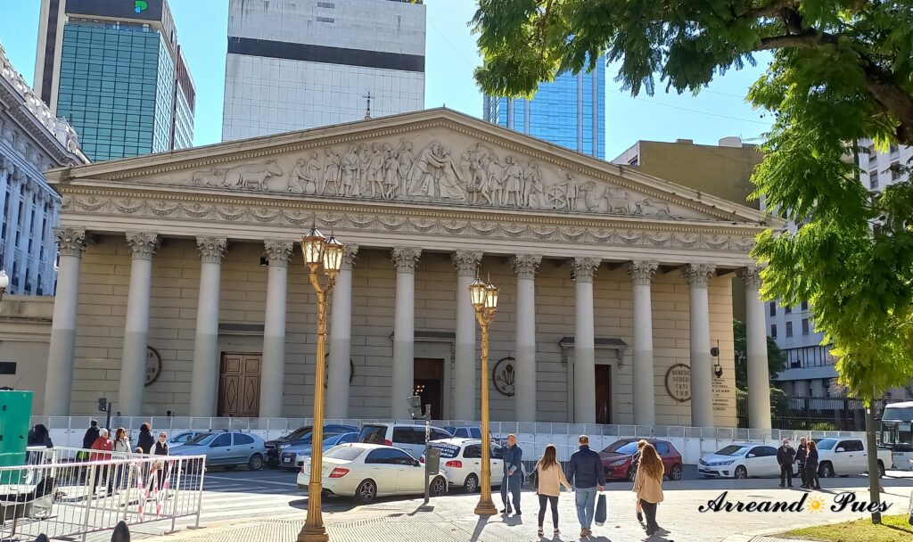 Qué ver en Buenos Aires: los Mejores Lugares con Mapa. Catedral de Buenos Aires se empezó a construir en el año 1752.
