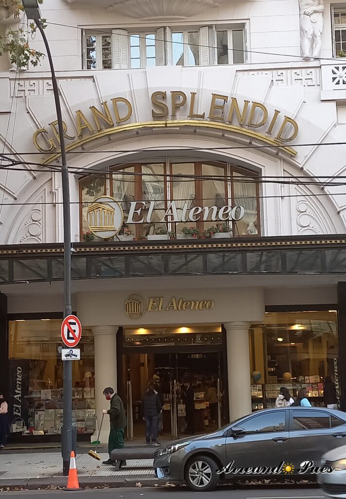 Qué ver en Buenos Aires: los Mejores Lugares con Mapa. Librería El Ateneo Grand Splendid es una de las librerías más lindas del mundo.