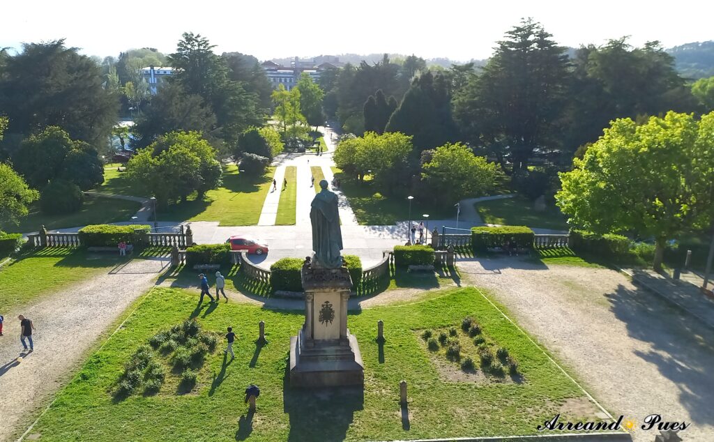 Parque de la Alameda muy cerca del casco histórico. Arreando Pues en Santiago de Compostela.