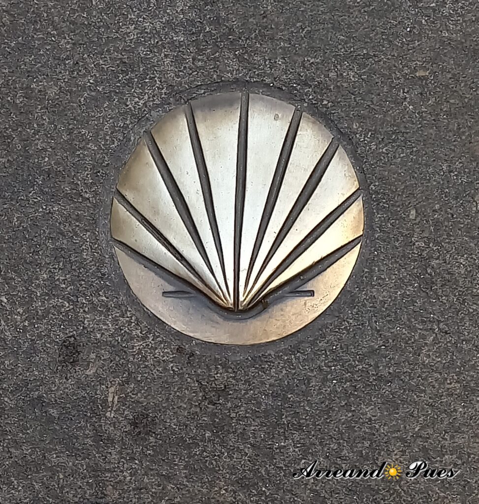 Camino de Santiago destino turístico y de peregrinación. Qué ver en Santiago de Compostela: Guía para Visitar con Arreando Pues.