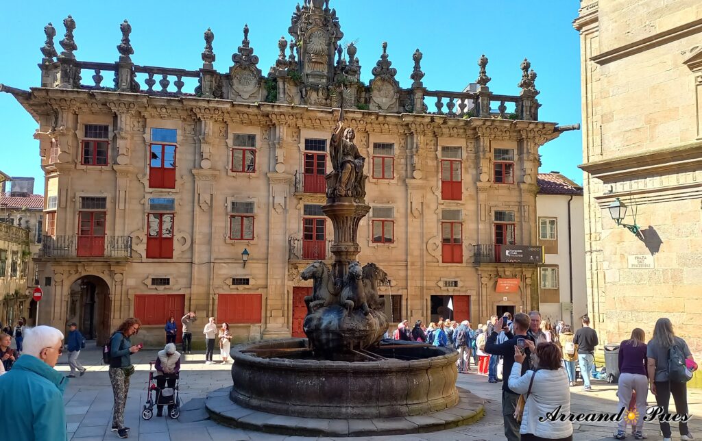 Plaza de las Platerías en edad media había talleres de orfebres. Qué ver en Santiago de Compostela: Guía para Visitar con Arreando Pues.