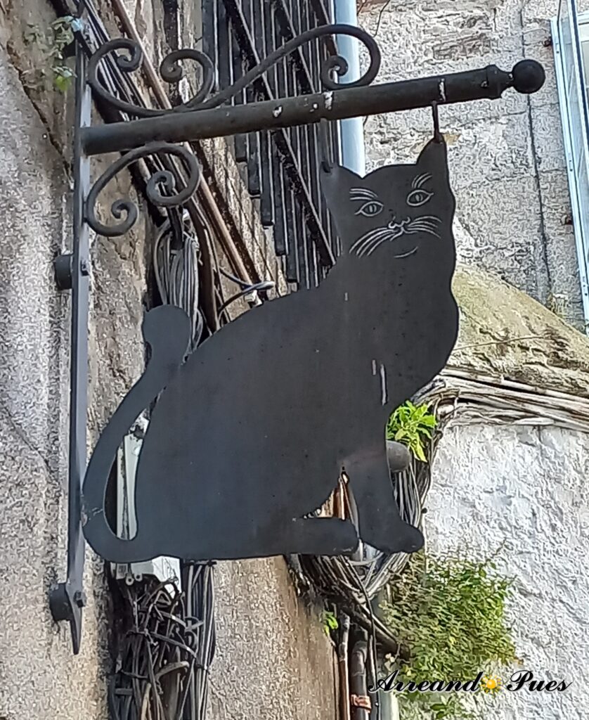 Taberna Gato Negro, bar típico y muy concurrido de Santiago de Compostela.