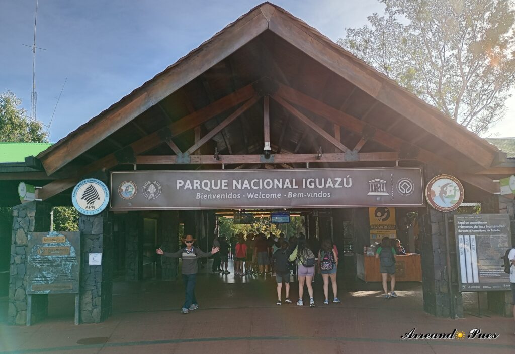 Entrada principal para visitar el Parque Nacional Iguazú.
