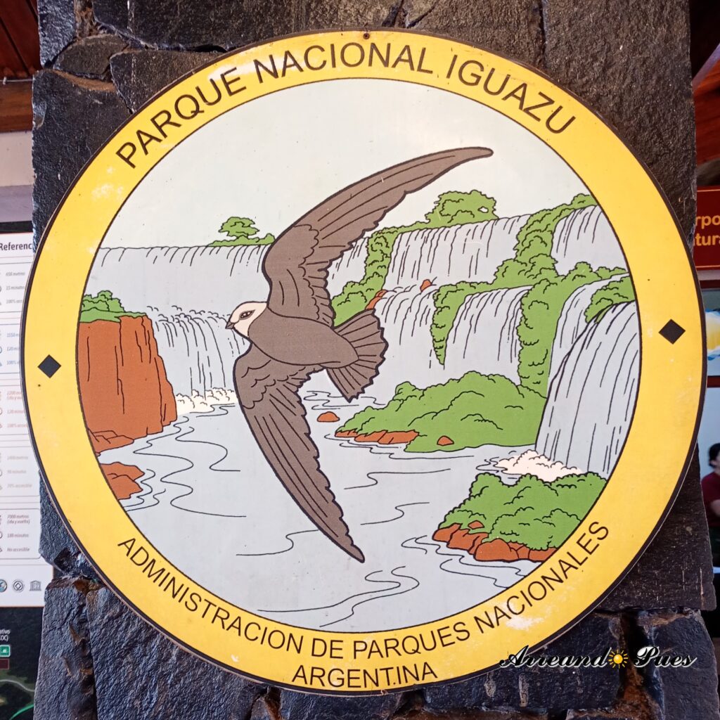 Qué ver en Cataratas del Iguazú: Guía y Consejos. Logo del Parque Nacional Iguazú.