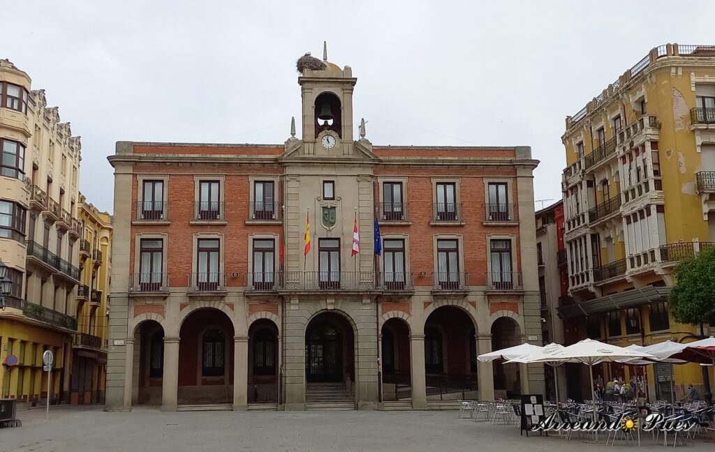 Qué ver en Zamora: Guía Completa. Ayuntamiento Nuevo de Zamora del Siglo XX.