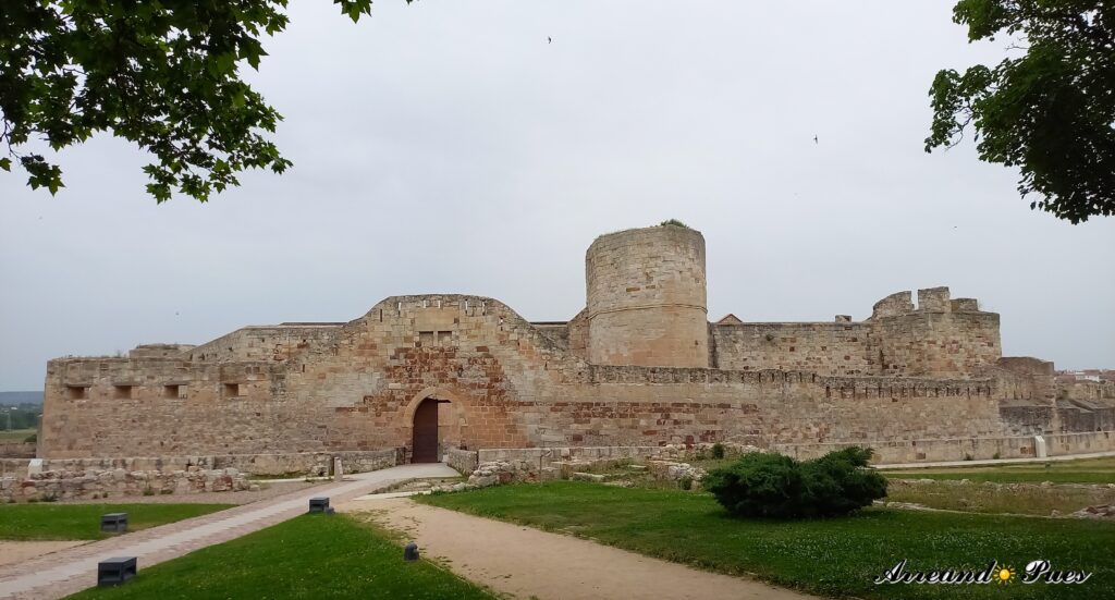 Qué ver en Zamora: Guía Completa. Castillo fortaleza de planta romboidal del siglo XI.