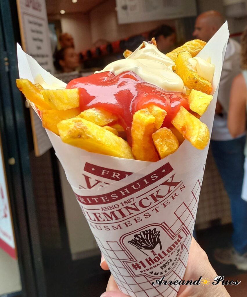 Vlaams Friteshuis Vleminckx, de los mejores cucuruchos de patatas fritas en Ámsterdam.