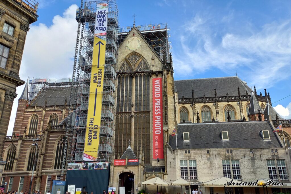  Qué ver en Ámsterdam en un día: La Mejor Ruta. Iglesia Nueva Nieuwe Kerk, se puede visitar y se utilizan para exposiciones.