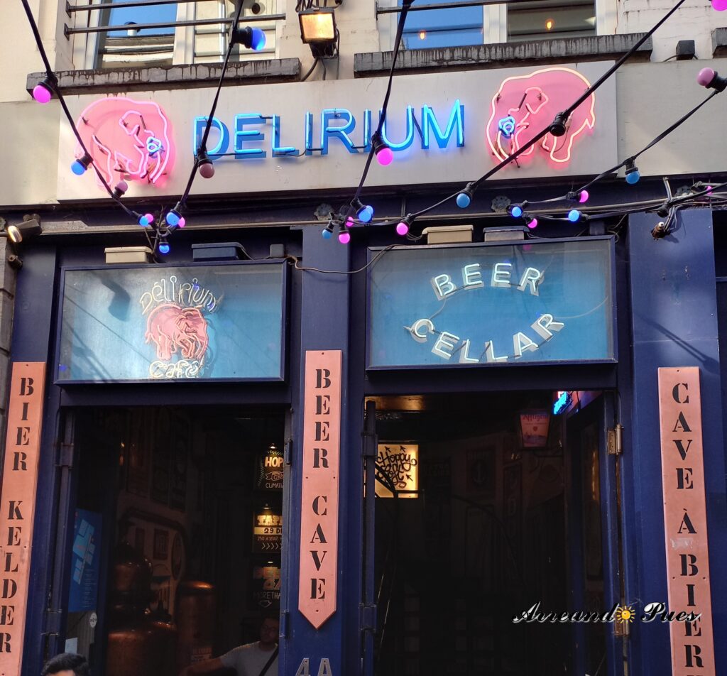 Arreando Pues. Qué ver en Bruselas en un día. Delirium para probar una de las tantas cervezas artesanales. 