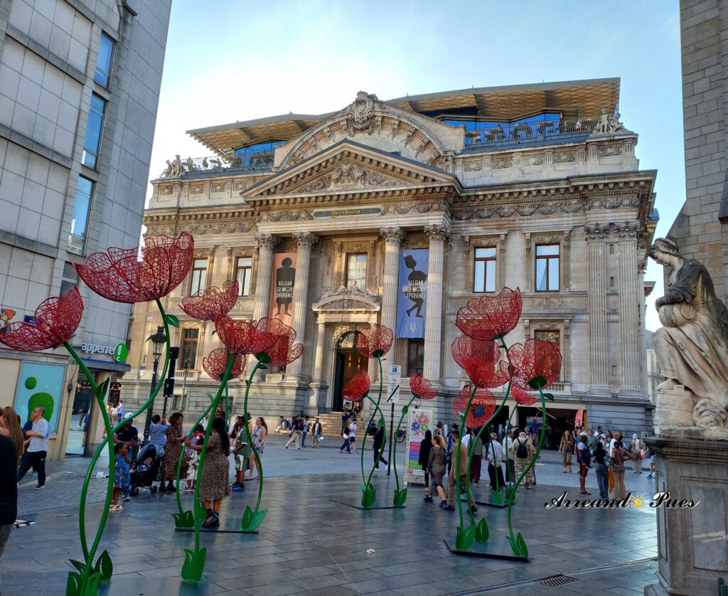 Qué ver en Bruselas en un día: Los Mejores Lugares con Arreando Pues, el Palacio de la Bolsa y su Mirador.