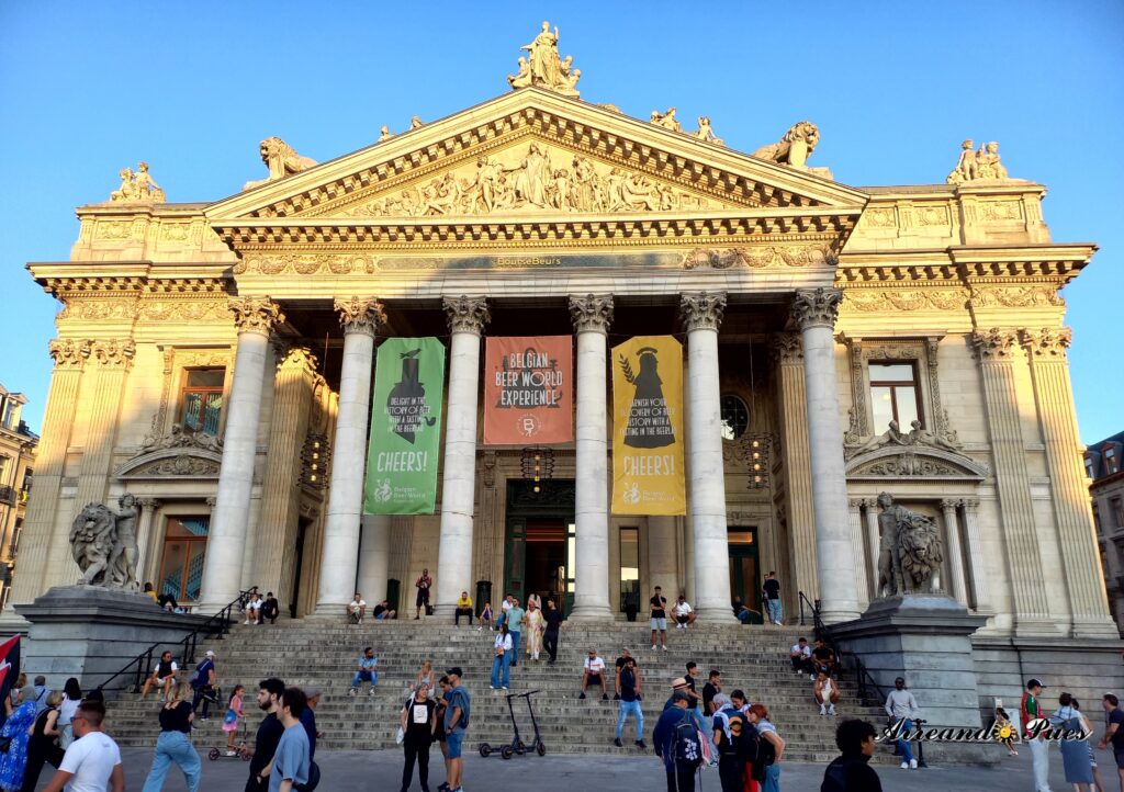 Palacio de la Bolsa de Bruselas, Palacio de estilo Neorrenacentista construido a principios del siglo XIX.