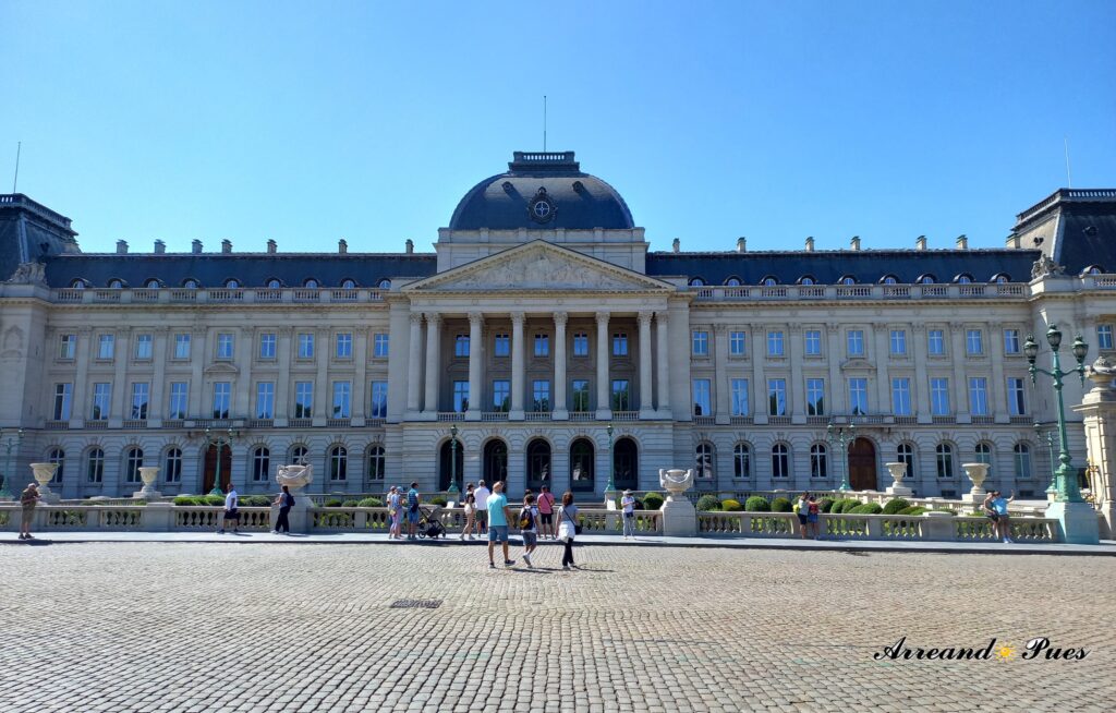 Palacio Real de Bruselas. Palacio de estilo Neoclásico se puede visitar en los meses de verano.