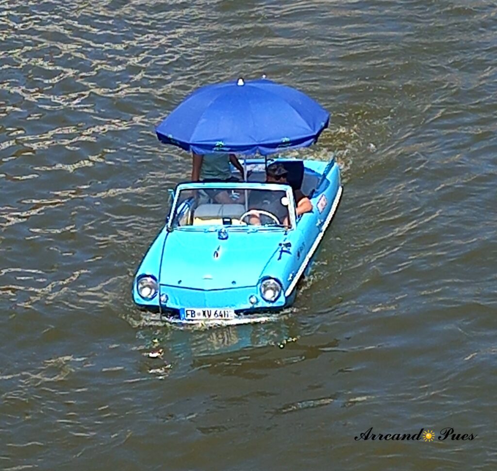 Gante en un día: Itinerario y mejor Ruta. Un paseo en cualquier modalidad de barco es un buen plan en Gante.