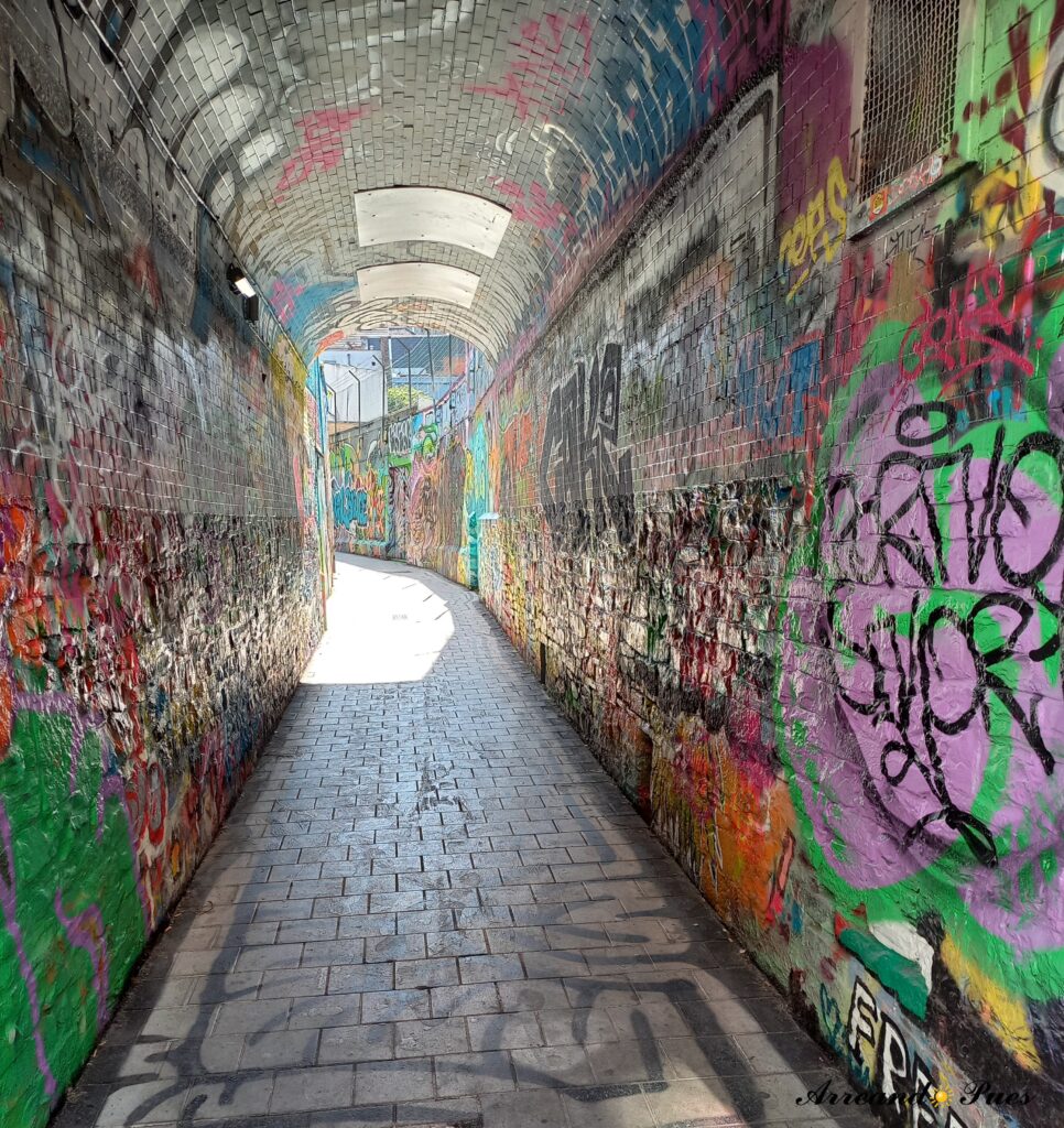 Calle Werregarenstraat o calle de los Grafitis, es un callejón muy curioso.