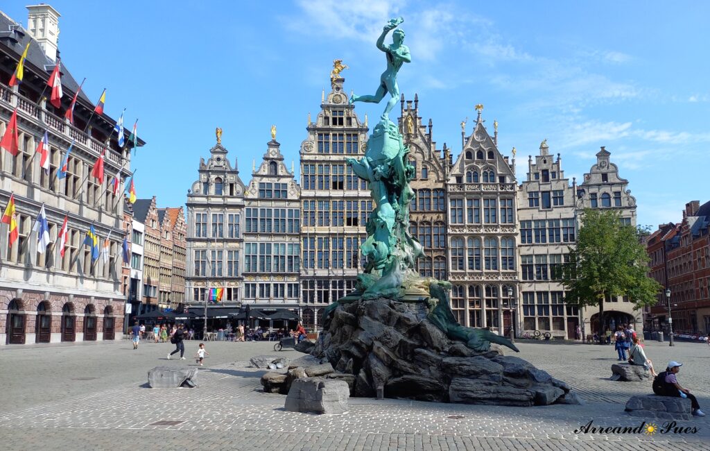 Amberes en un día: La mejor Ruta con Mapa. Grote Markt es la plaza principal, el corazón de Amberes.