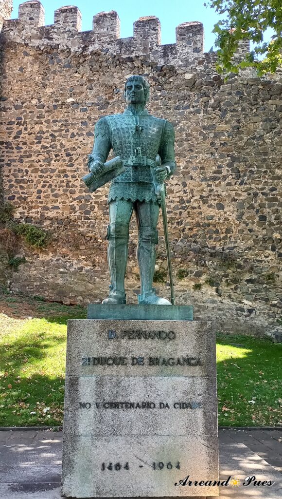 Qué ver en Braganza Portugal: Mejores Sitios. Los jardines alrededor de la muralla son muy bonitos. 