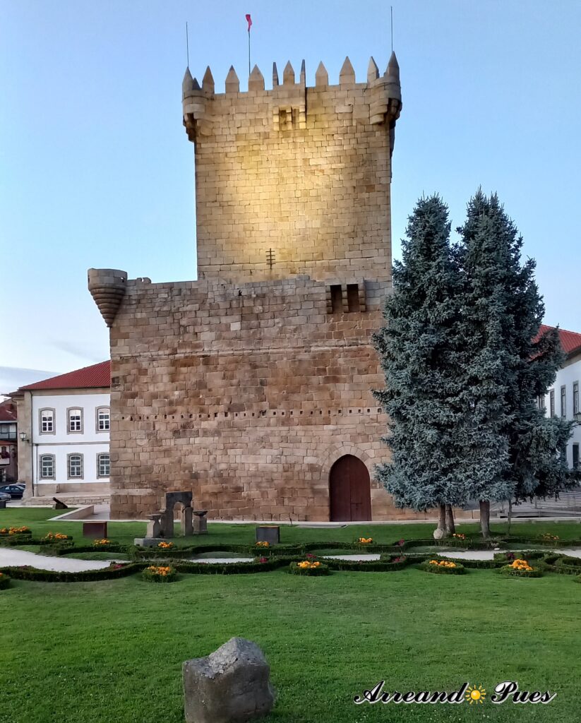 Castillo de Chaves, la Torre Homenaje se puede visitar y es Museo Militar.