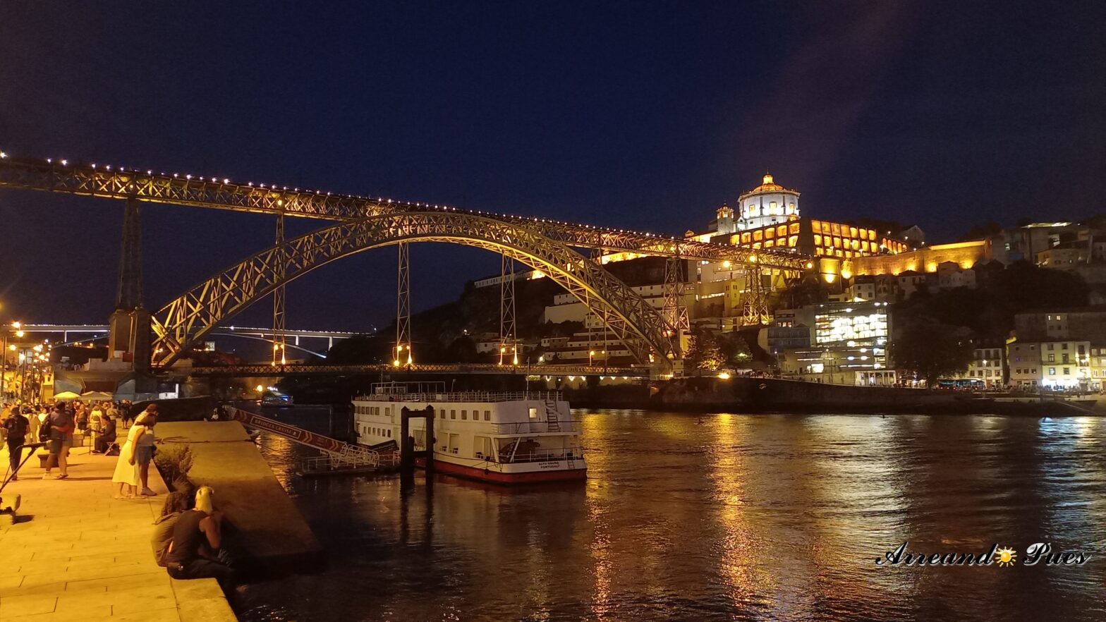 En Lo Mejor de Oporto: Qué ver y Qué hacer para Disfrutarla vamos a visitar una de las ciudades más bonitas de Portugal declarada Patrimonio de la Humanidad
