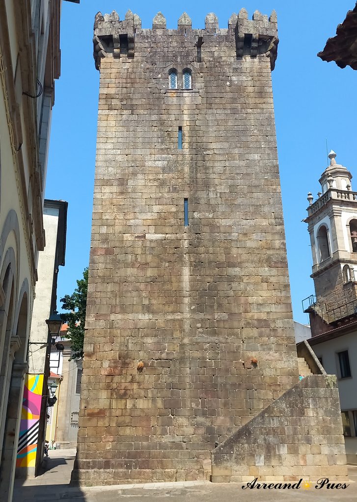 Torre de Menagem. Monumento Nacional desde el año 1910. Arreando Pues.