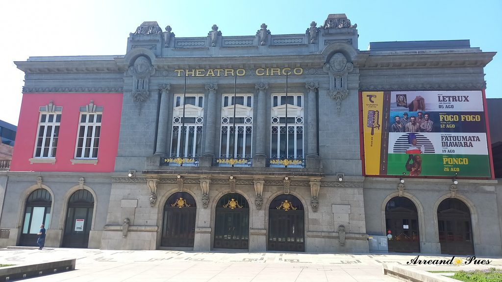 Theatro Circo inaugurado en el año 1915 . Braga en un día: Guía y Mapa. Arreando Pues